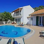 Oneiro Villa