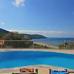 Oneiro Villa Apraos